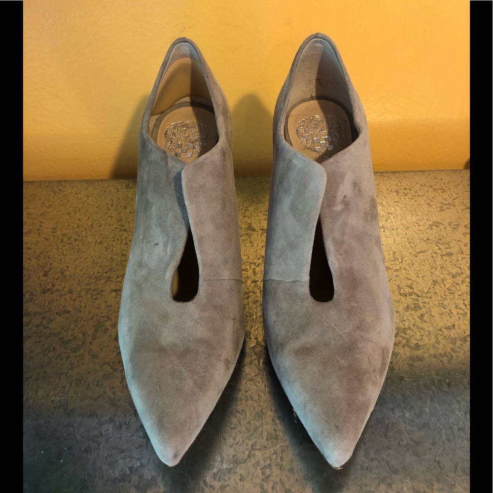 Vince Camuto Suede Booty Heels Like New Sz. 8.5